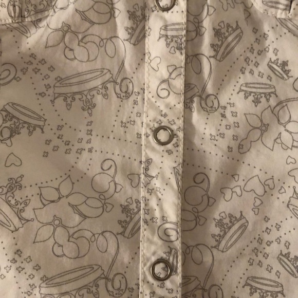 💥2/$25💥 White button up blouse - Picture 3 of 4